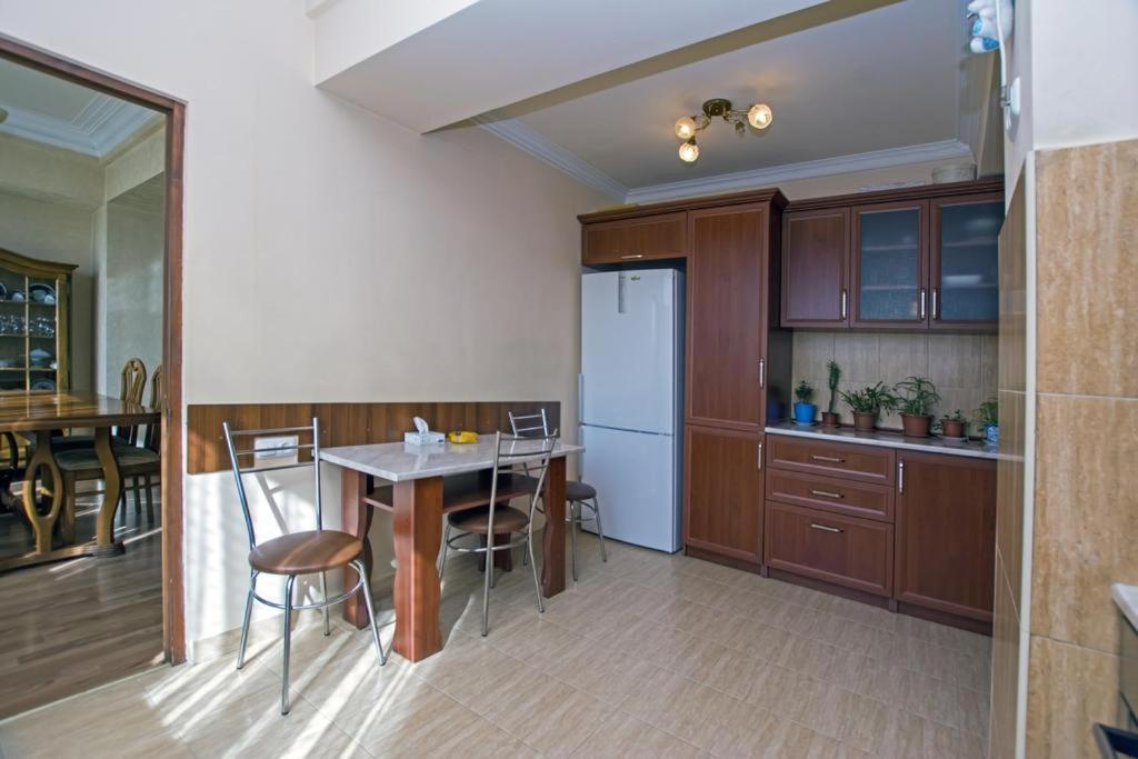 Lesi Apartament Єреван Екстер'єр фото